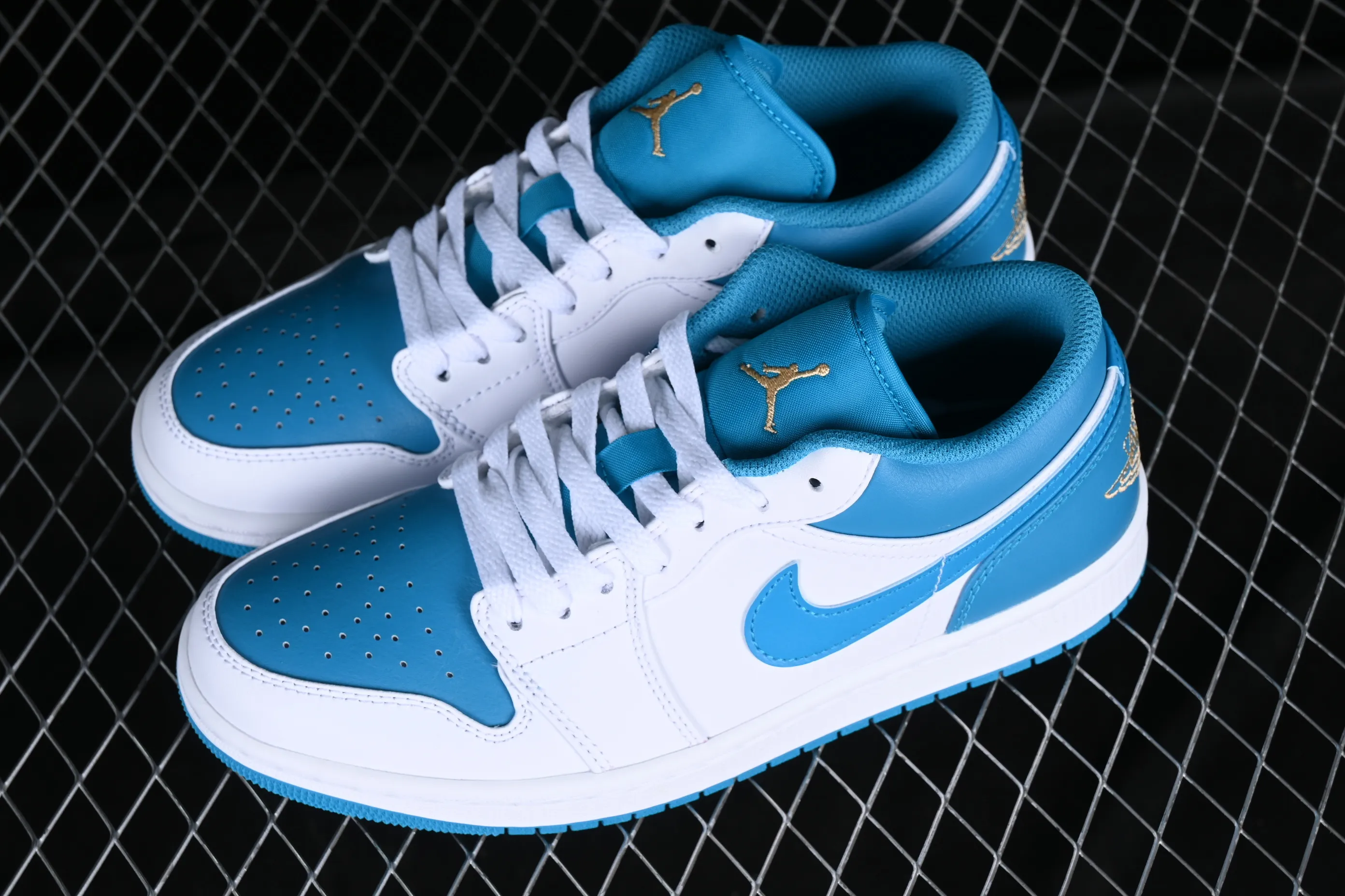 All categories Air Jordan Jordan series basketball shoes Air Jordan 1 Low G version pure original Air Jordan 1 Low "Aquatone" AJ1 Joe 1 blue and white low-top cultural basketball shoes 553558-174